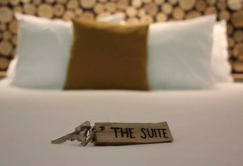 تختخواب و صبحانه Inn The Woods   Private Stay