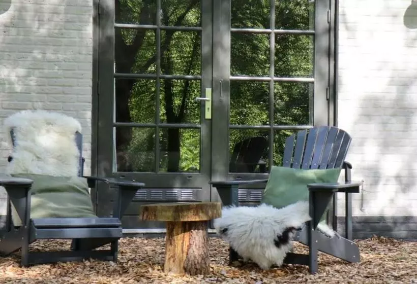 تختخواب و صبحانه Inn The Woods   Private Stay