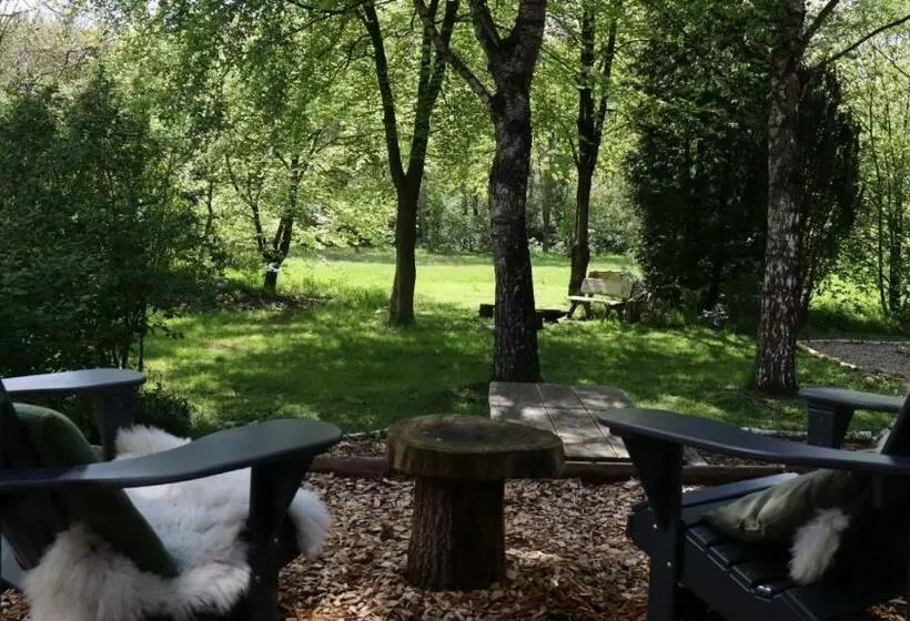 تختخواب و صبحانه Inn The Woods   Private Stay