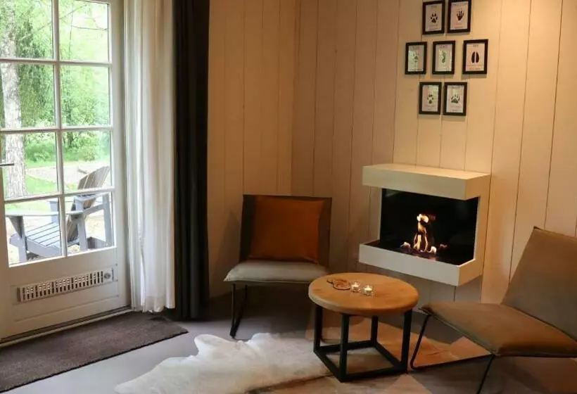 تختخواب و صبحانه Inn The Woods   Private Stay