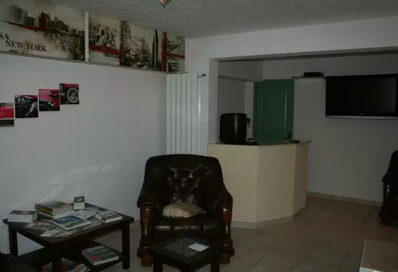 ベッドアンドブレックファースト Le Mas Des Tarentes Chambres D Hôtes