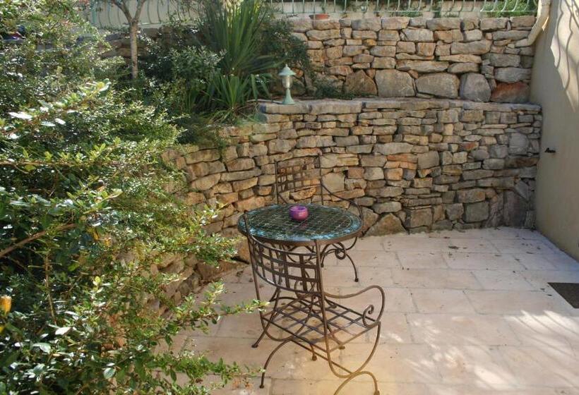 مبيت وإفطار Le Mas Des Tarentes Chambres D Hôtes