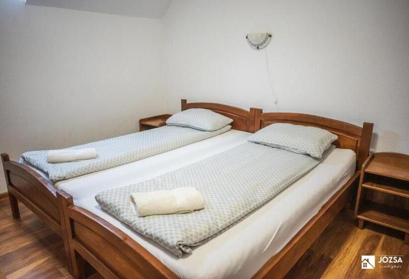 펜션 Józsa Vendégház
