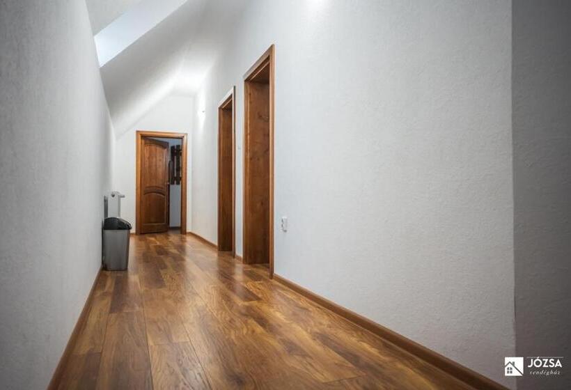 펜션 Józsa Vendégház