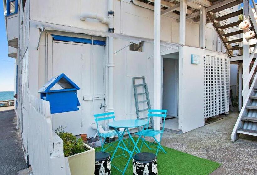 بنسيون Marine Parade