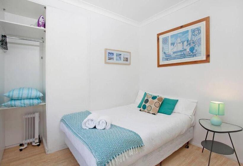 بنسيون Marine Parade