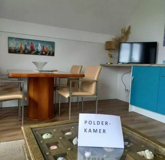 تختخواب و صبحانه Room By The Sea