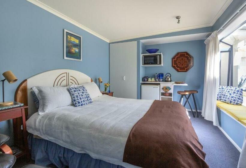 بنسيون Blue Moon