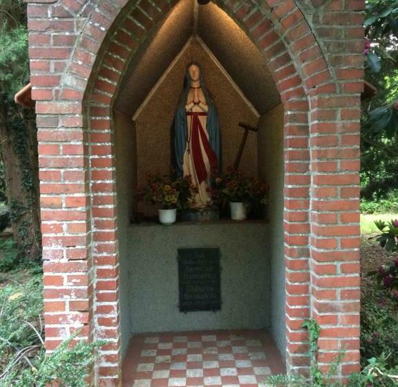 膳宿费 Ponnies Haus