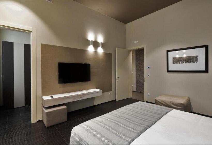 پانسیون Salina Luxury Suites