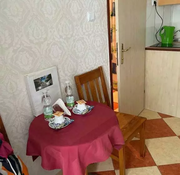 هاستل Viktoria