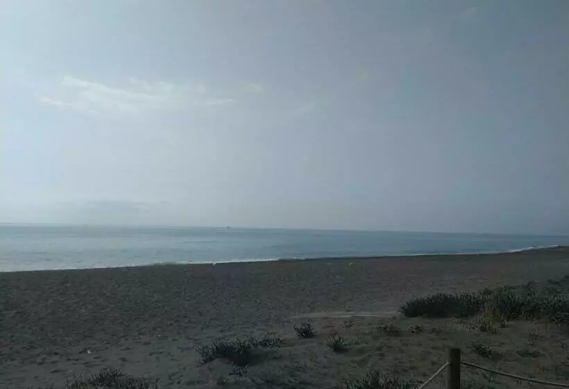 Aamiaismajoitus (B&B) Suites Beach Nature