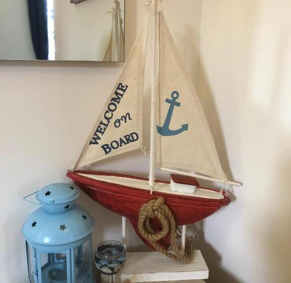 تختخواب و صبحانه Jenny S Country Dreamhouse