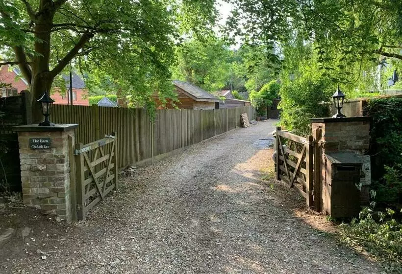 ベッドアンドブレックファースト The Little Barn   Self Catering Holiday Accommodation