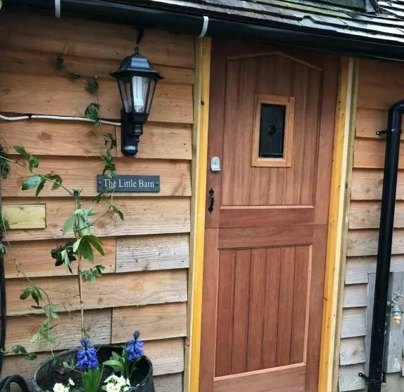 ベッドアンドブレックファースト The Little Barn   Self Catering Holiday Accommodation