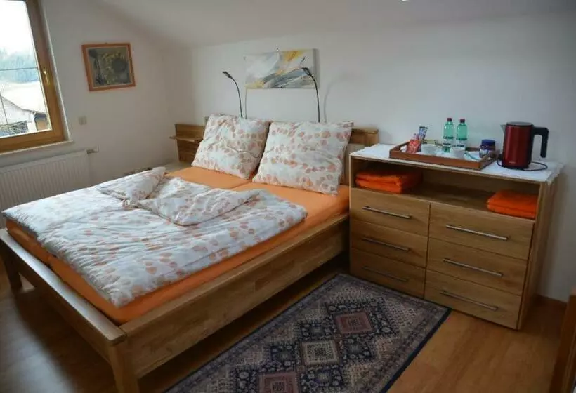 Hotelli Privatzimmer Marina