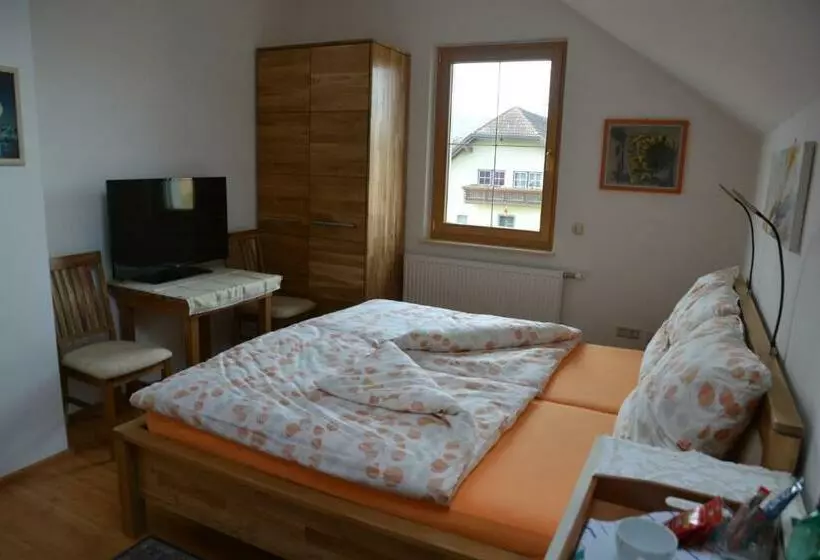 Hotelli Privatzimmer Marina