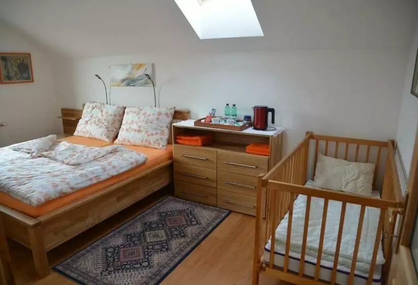 Hotelli Privatzimmer Marina