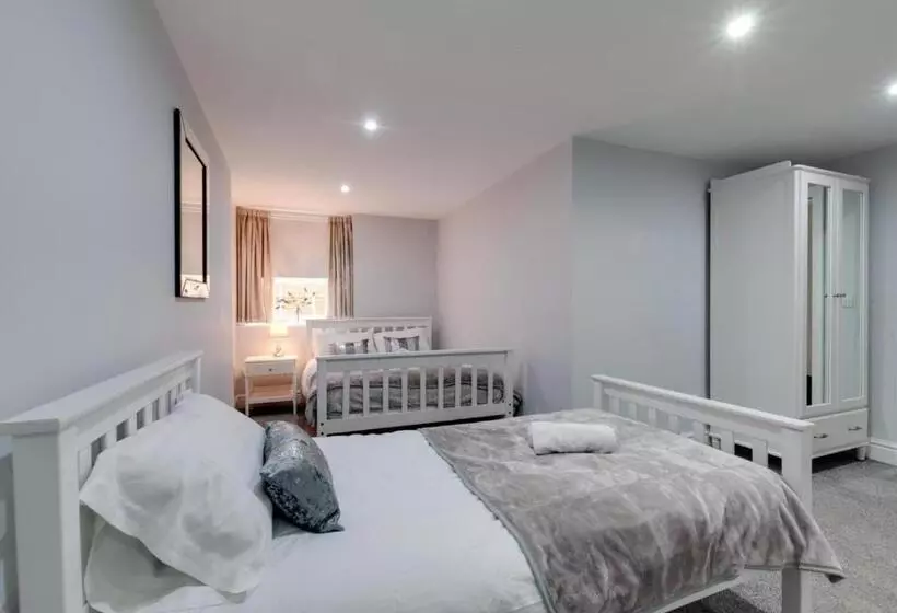 هتل Rst Rodney Street