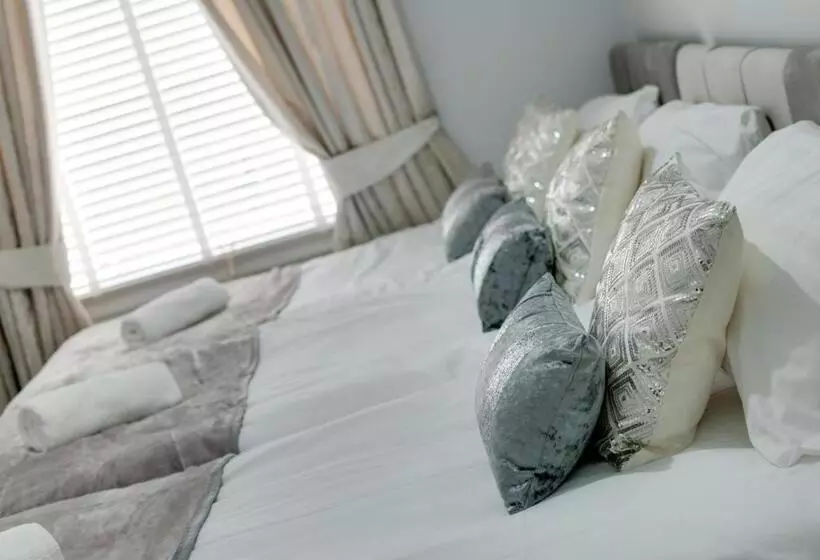 هتل Rst Rodney Street