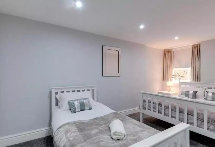 هتل Rst Rodney Street