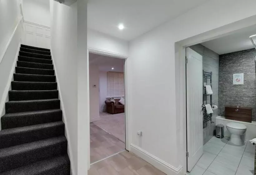 هتل Rst Rodney Street