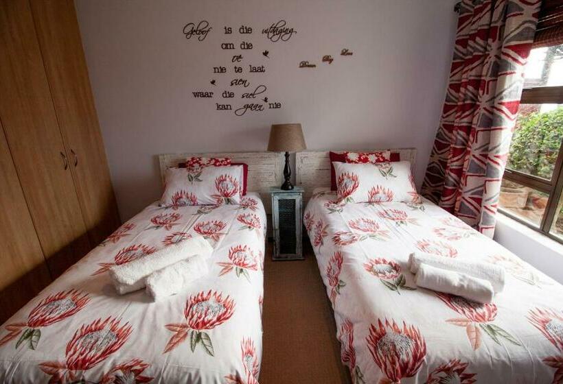 膳宿费 Froggy Bay Is The Best All The Way!