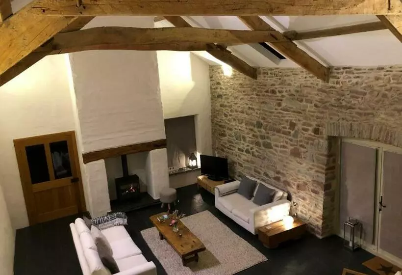 تختخواب و صبحانه Dan Y Graig Barn, Carmarthen