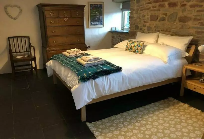 تختخواب و صبحانه Dan Y Graig Barn, Carmarthen