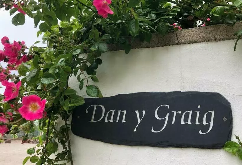 تختخواب و صبحانه Dan Y Graig Barn, Carmarthen