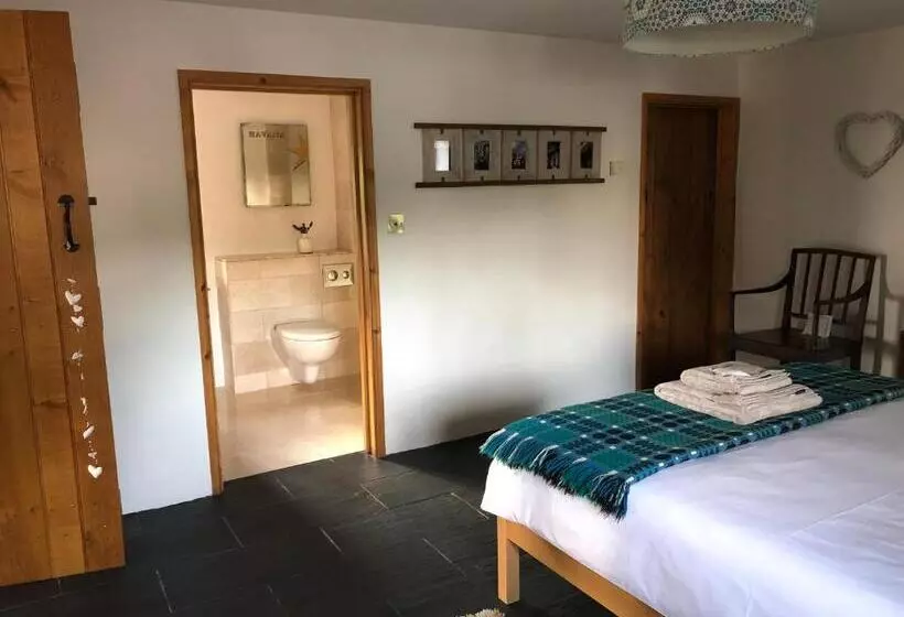 تختخواب و صبحانه Dan Y Graig Barn, Carmarthen