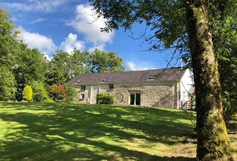 تختخواب و صبحانه Dan Y Graig Barn, Carmarthen