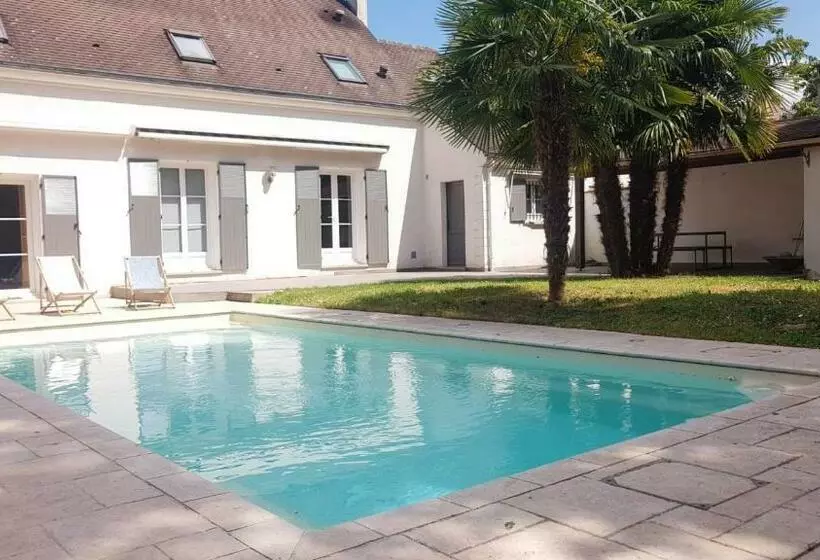تختخواب و صبحانه Pool House In Disneyland Bmyguest
