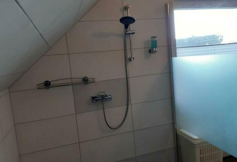 Bed and Breakfast Zum Hoambarg, Kitchen, Balcony, Bathroom