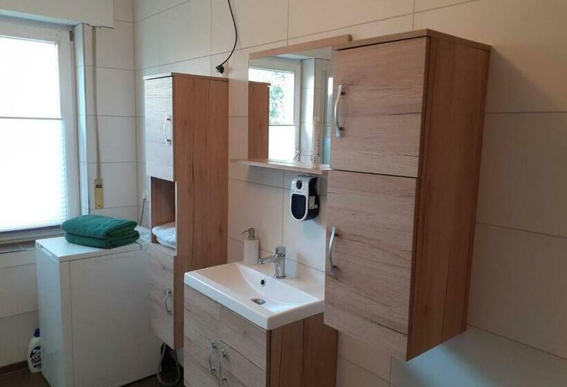 Bed and Breakfast Zum Hoambarg, Kitchen, Balcony, Bathroom