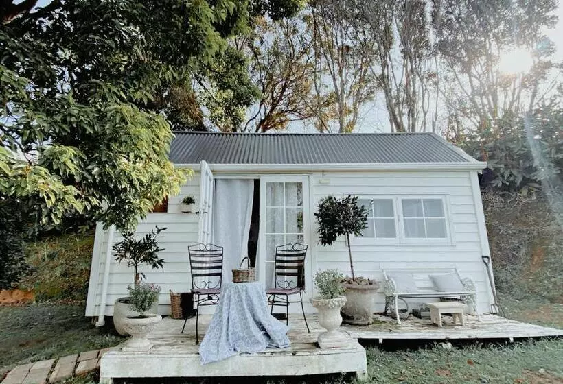 Hotelli Thistle And Pine Cottage Farmstay