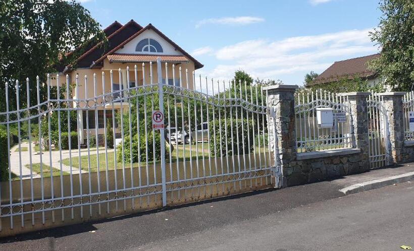 ペンション Bonton Rooms