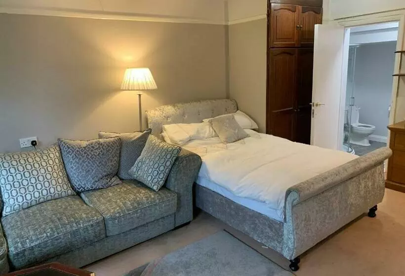 ペンション Debbie’s Digs