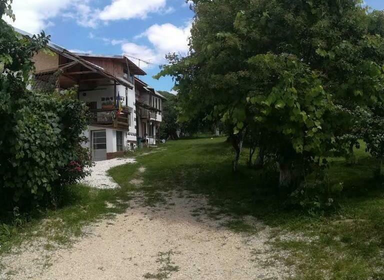 پانسیون Victoriei 35b