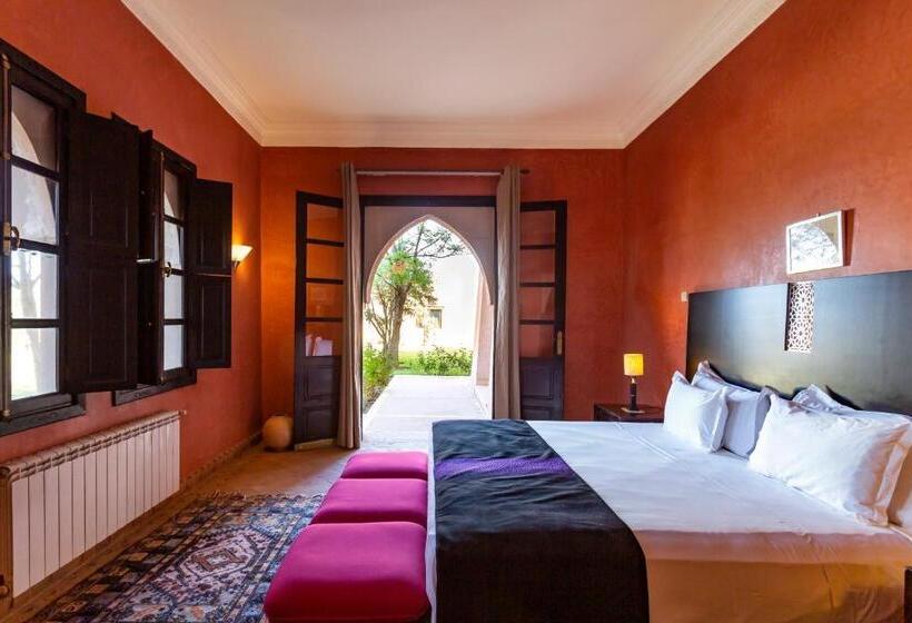 منتجع Villa Thaifa