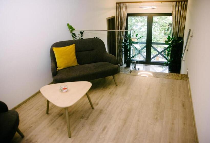 Bed and Breakfast Amethyst