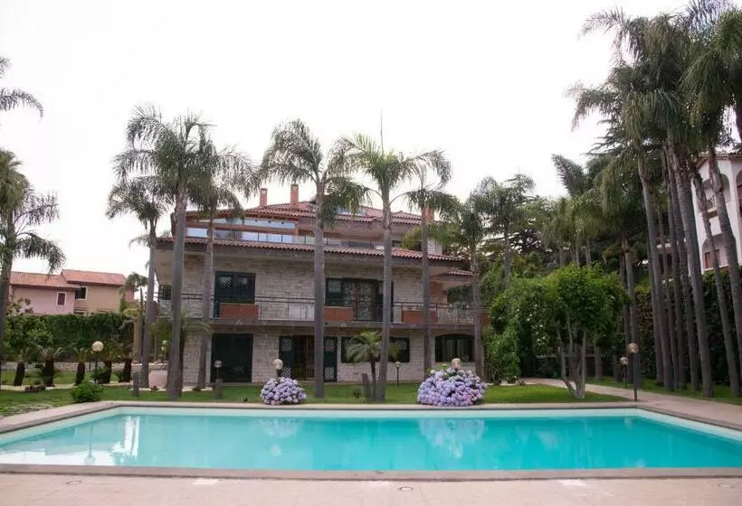 تختخواب و صبحانه Boutique Villa Etna D A Mare