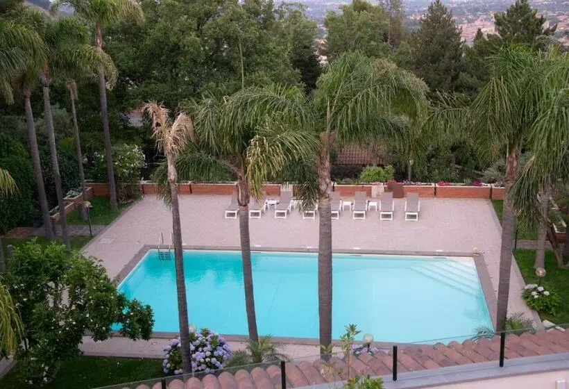 تختخواب و صبحانه Boutique Villa Etna D A Mare