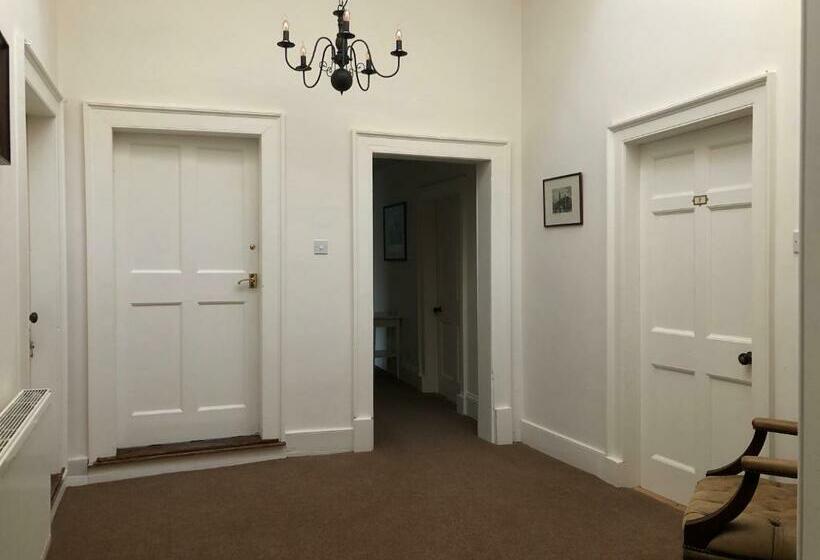 צימר Caynham Court