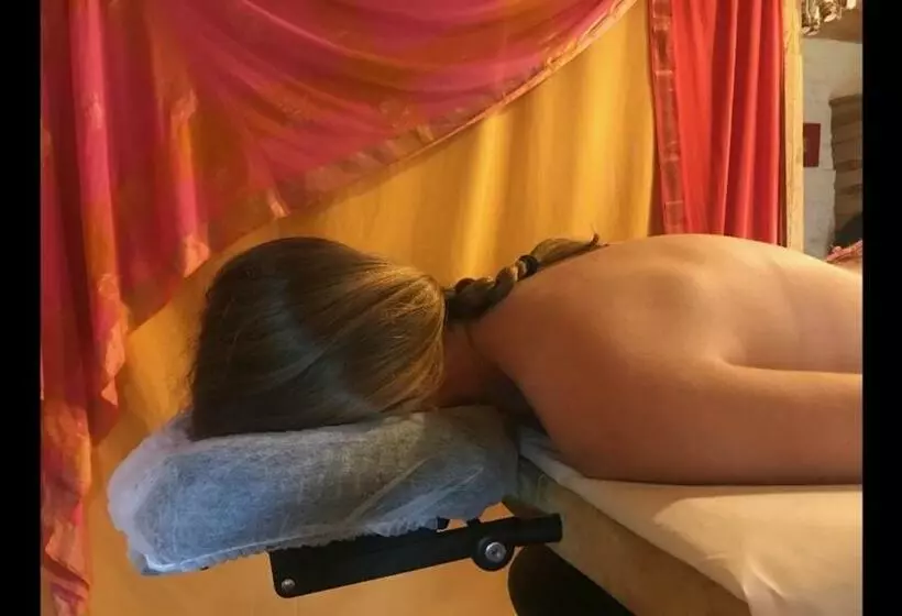 Aamiaismajoitus (B&B) Zen Au Marais Hammam Massages