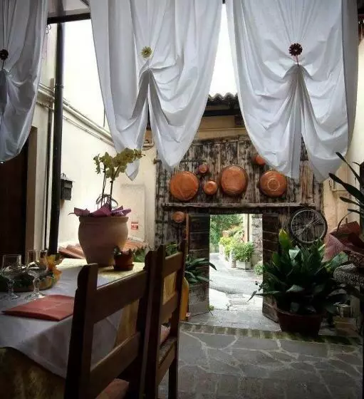 Hotelli Al Borgo Antico Ristorante Con Camere