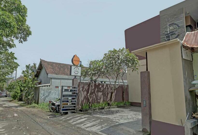 ホテル Spot On 90574 Pondok Anjani