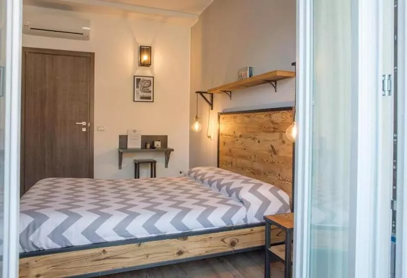 پانسیون Officina Rooms