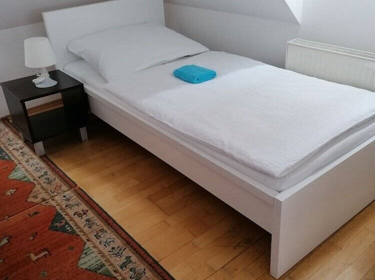 호스텔 Favoritenrooms