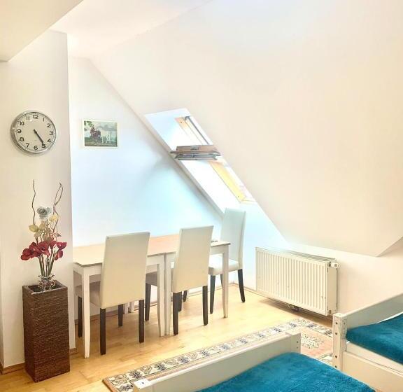 호스텔 Favoritenrooms